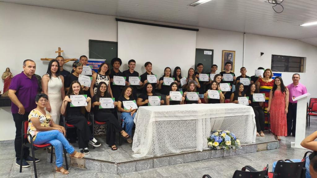 Projeto Adolescente Aprendiz forma jovens para o mercado de trabalho