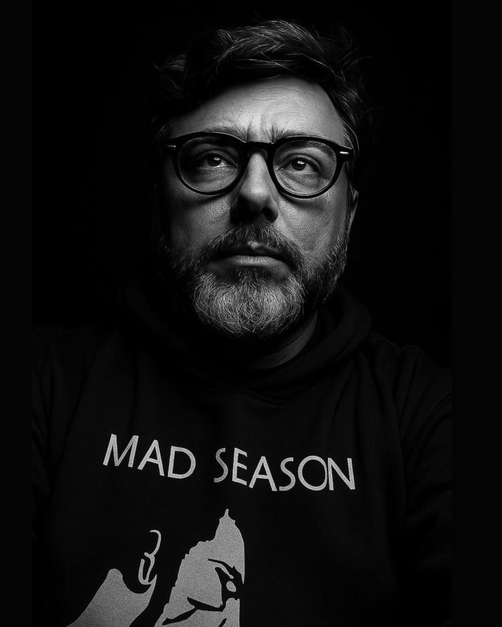 Jornalista lança livro de poesias Fragmentos em Maringá