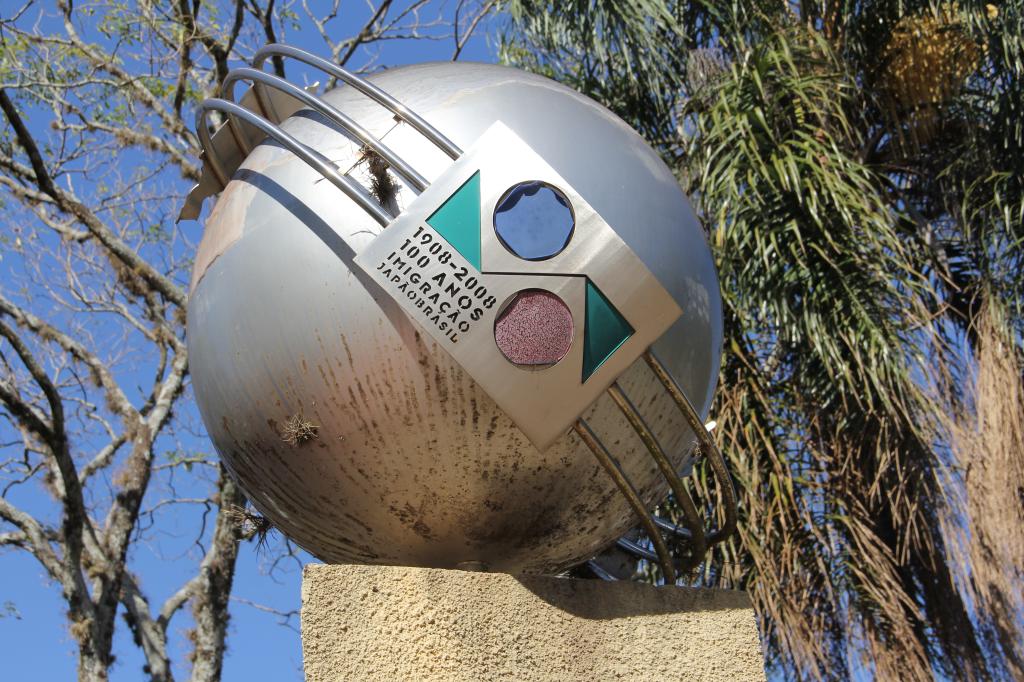 Nova Esperança: monumentos públicos revelam capítulos da história local e nacional