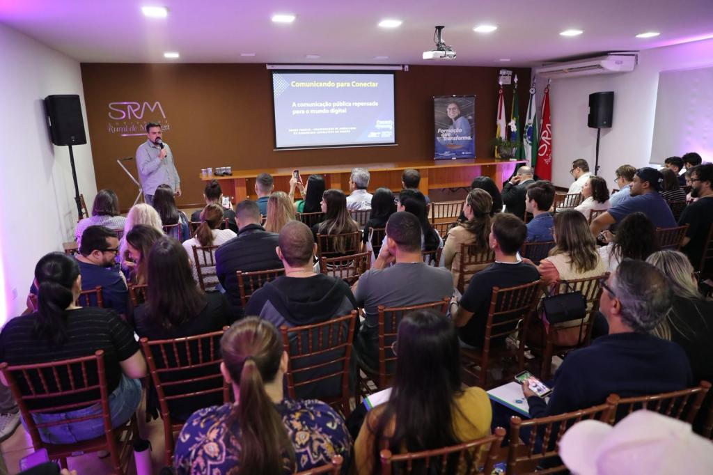 Escola do Legislativo leva palestras gratuitas à 54ª ExpoParanavaí e...