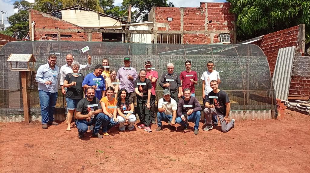 Horta inovadora é implantada na Associação Ninho da Águia