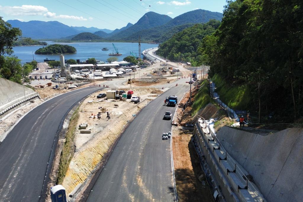 /images/2026/03/ponte-de-guaratuba-inicia-revestimento-em-concreto-asfaltico-dos-acessos.jpg