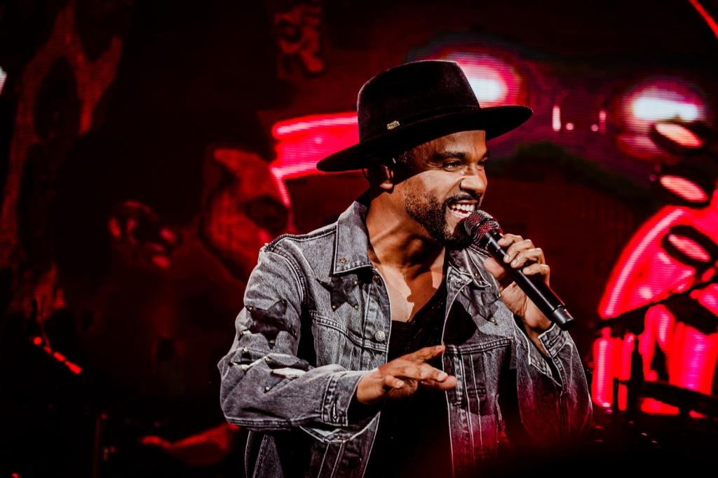 Últimas mesas à venda na contagem regressiva para Alexandre Pires em Maringá