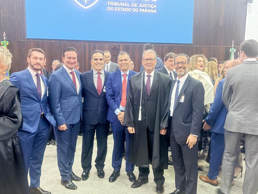 Advogado Renato Fumagalli Vilhena  participa da posse dos novos...