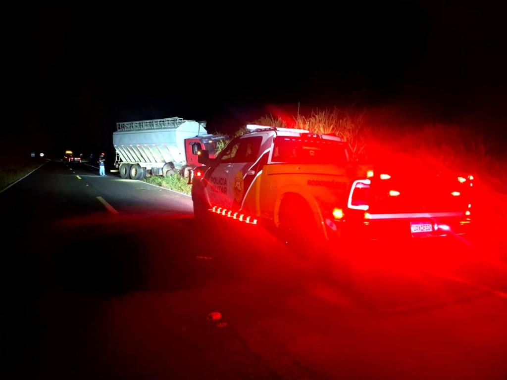 Colisão lateral entre três veículos deixa feridos na PR-317, em Santa Fé