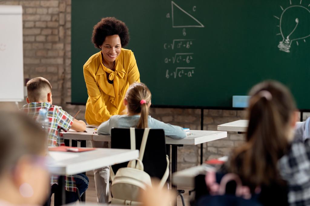 Em 53% dos municípios do PR, professores só alcançam topo...
