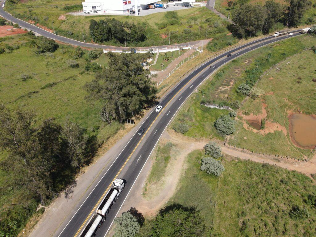 Feriado prolongado impulsiona viagens e exige atenção redobrada nas estradas