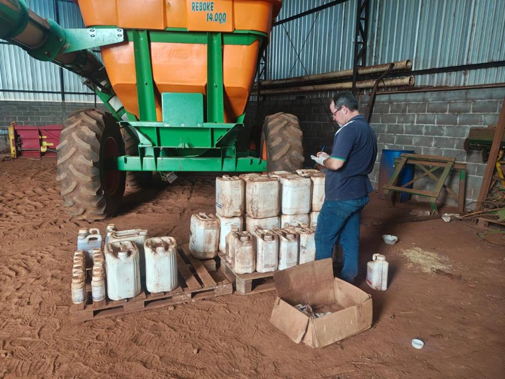 Ministério Público e órgãos de fiscalização visitam propriedades rurais e estabelecimentos agrícolas...