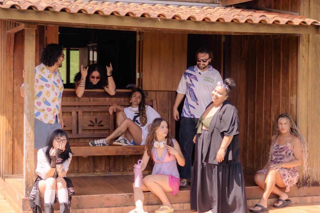 /images/2026/05/produtora-casa-amarela-lanca-ep-acompanhado-de-curta-metragem-e-videoclipes.jpeg