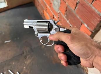 Detento beneficiado por saidinha é preso com arma durante operação...