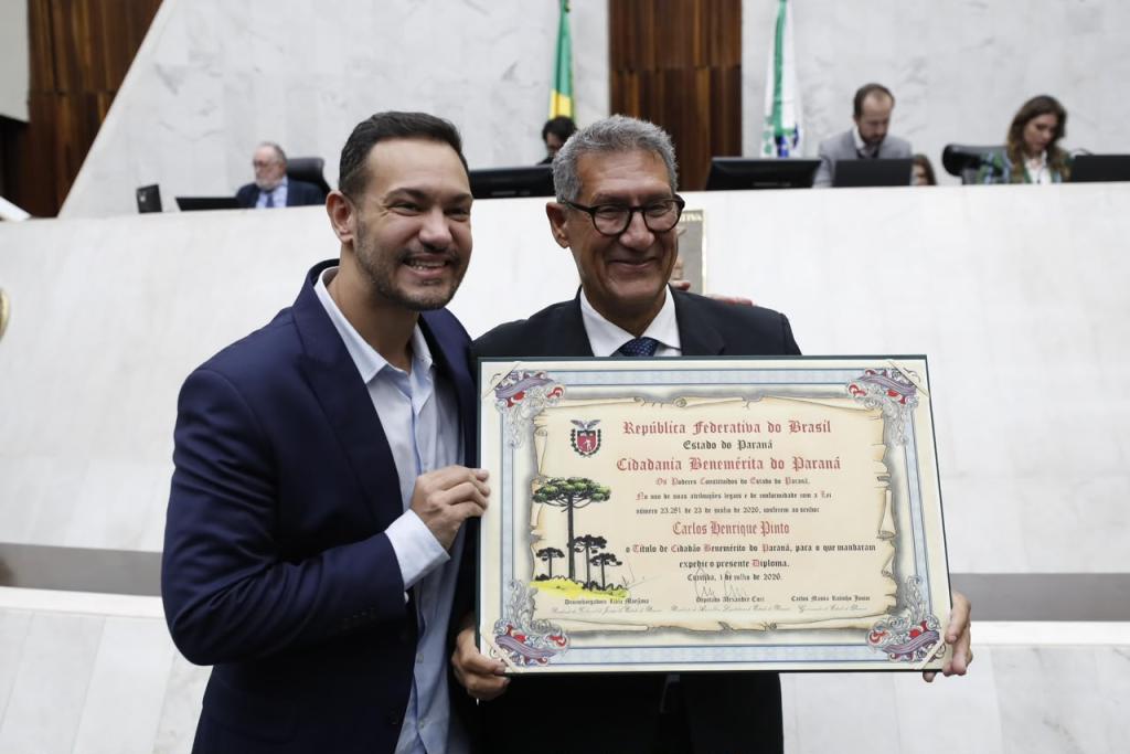 https://jornalnoroeste.com/uploads/images/2026/07/henrique-pinto-recebe-titulo-de-cidadao-benemerito-do-parana-por-trajetoria-de-contribuicao-ao-desenvolvimento-do-estado-bg-17429-a0ed2.jpeg