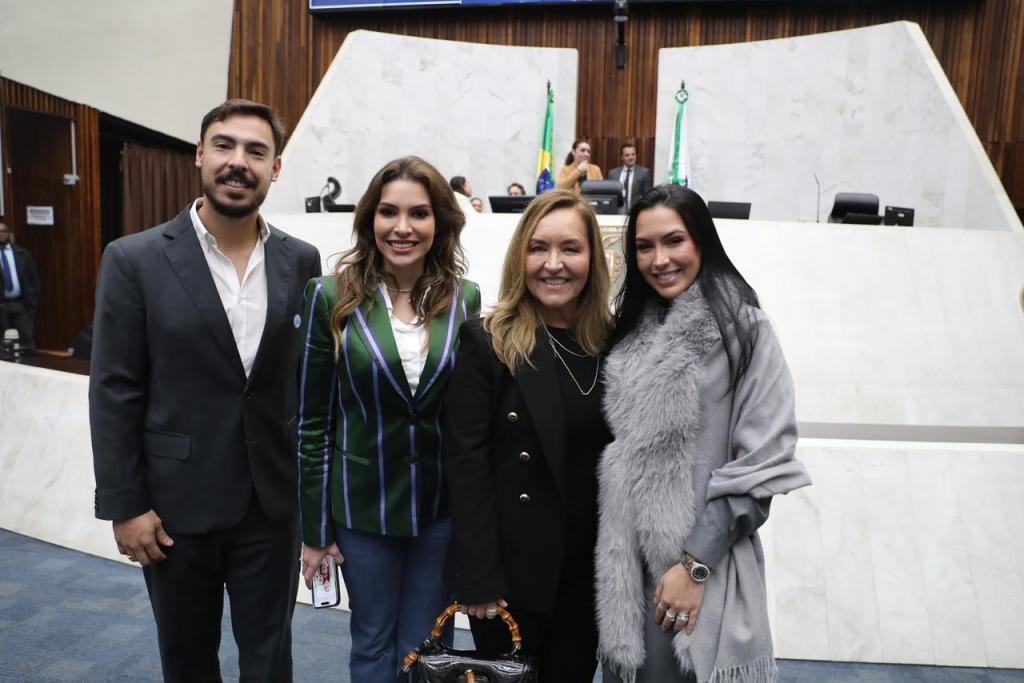 https://jornalnoroeste.com/uploads/images/2026/07/henrique-pinto-recebe-titulo-de-cidadao-benemerito-do-parana-por-trajetoria-de-contribuicao-ao-desenvolvimento-do-estado-bg-17429-b74f4.jpeg