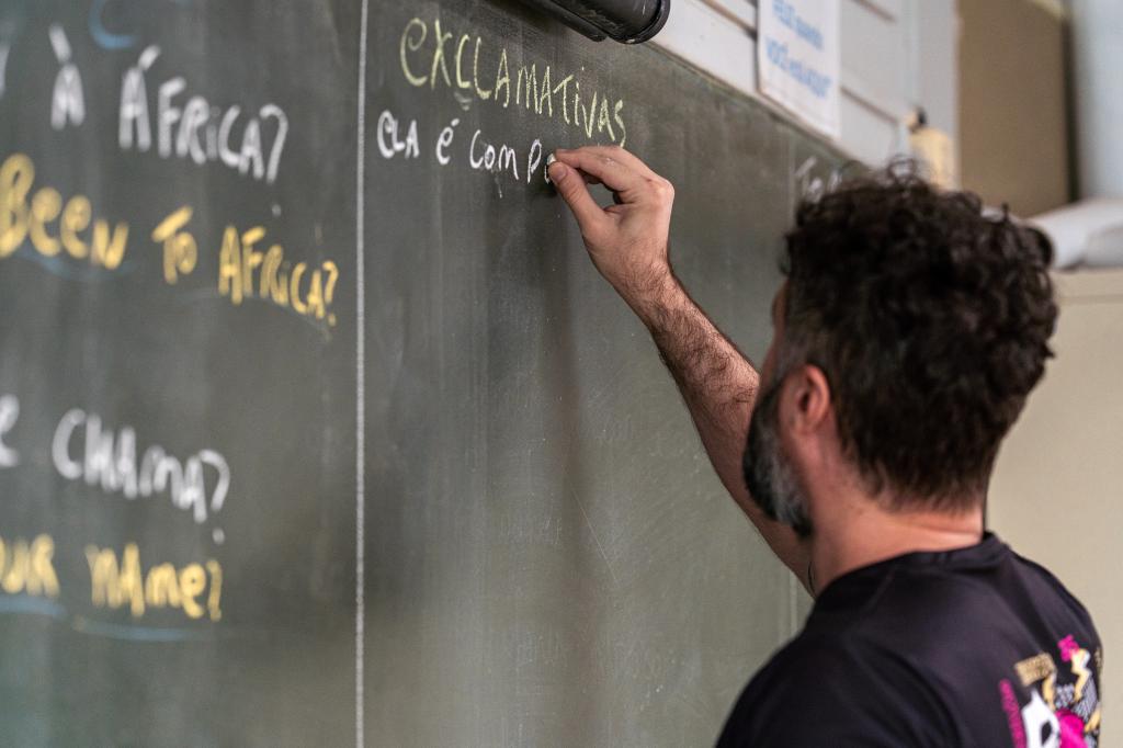 Do papel ao digital: Celem completa 40 anos transformando vidas com o...