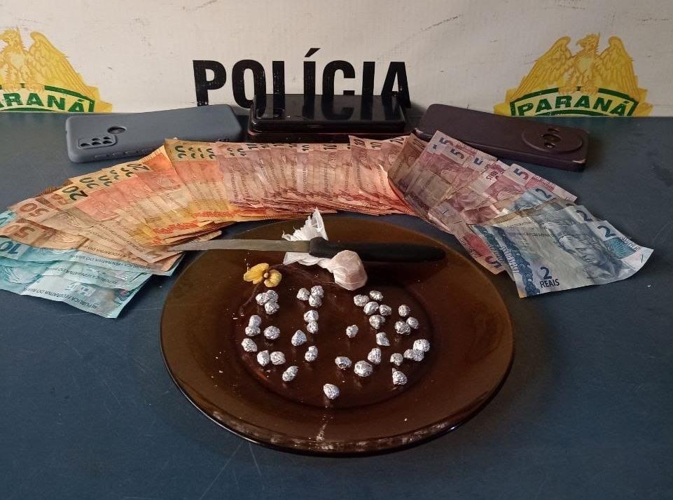Homem é preso com 35 porções de substância análoga ao crack em...