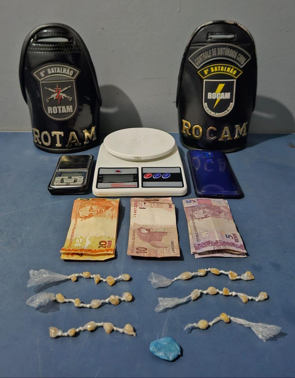 ROTAM apreende crack, maconha e balanças de precisão durante ação...