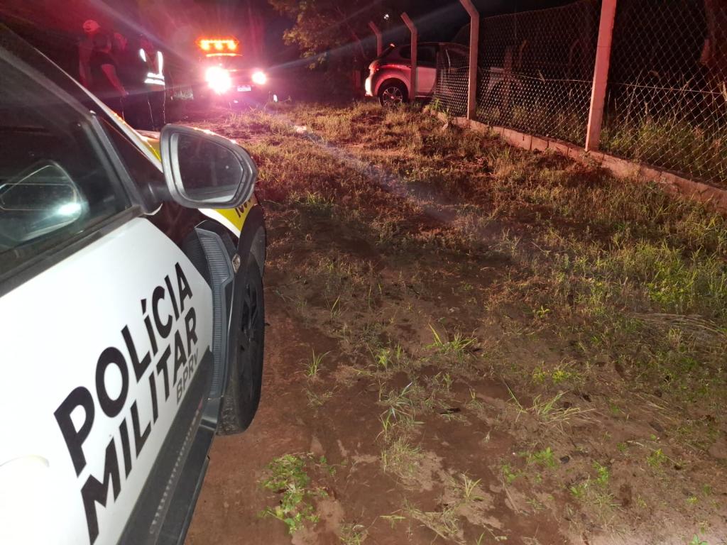 Animal na pista termina em acidente com jovem ferido em...