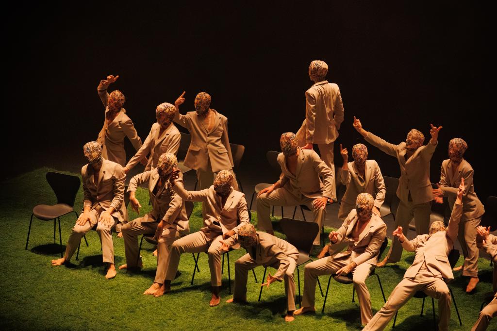 Balé Teatro Guaíra leva “Tempo de Movimento” a Maringá