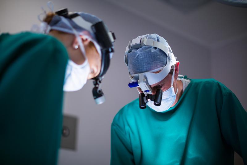 Fila por transplante de córnea cresce 24% em seis meses no Brasil