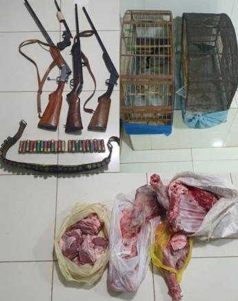 Homem é preso após fiscalização em fazenda encontrar armas, aves...