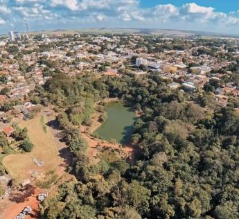 Jardim Botânico de Nova Esperança: de área ameaçada pela erosão...