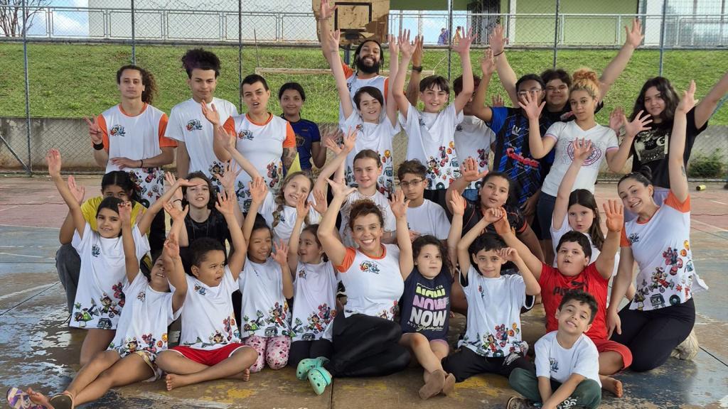 Projeto 'Artes no Céu' encerra programação no distrito de Iguatemi com espetáculo...