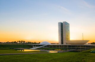Congresso terá novo intervalo de duas semanas com corredores vazios - capa