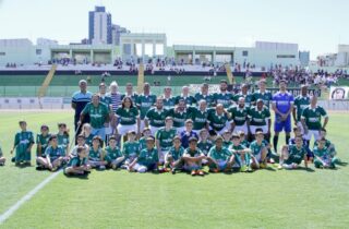 Derby paulista com ex jogadores de Corinthians e Palmeiras em Maringá termina tudo igual - capa