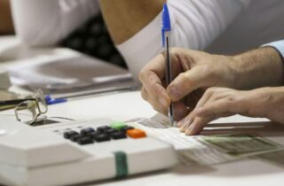 Prazo para justificar ausência no segundo turno vai até 27 de dezembro - capa