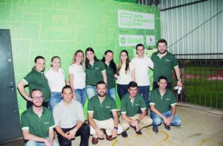 Alunos da “Ninho da Águia” recebem certificados do Programa Inclusão Digital da Sicredi União - capa