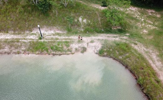 Crianças são flagradas se banhando no lago do Parque das Grevíleas - capa