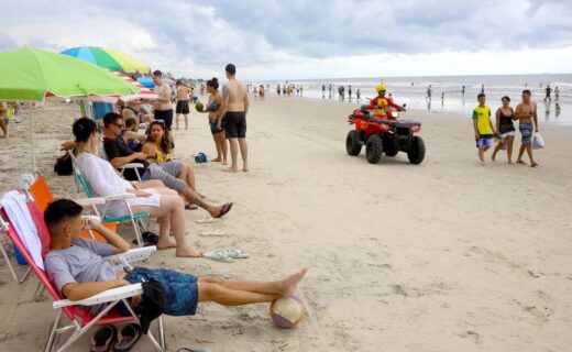 Praias limpas, segurança e lazer marcam primeiro mês da temporada - capa