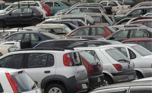 Setran de Curitiba vai leiloar 110 carros e motos no sábado (26) - capa