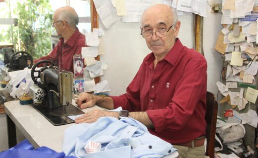 Com 63 anos de profissão Felisberto Gentilin é um dos alfaiates mais antigos em atividade - capa