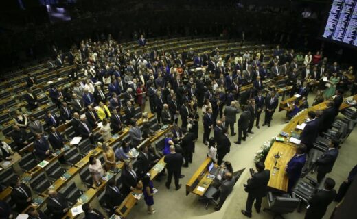 Proposta extinguirá aposentadorias especiais para parlamentares - capa