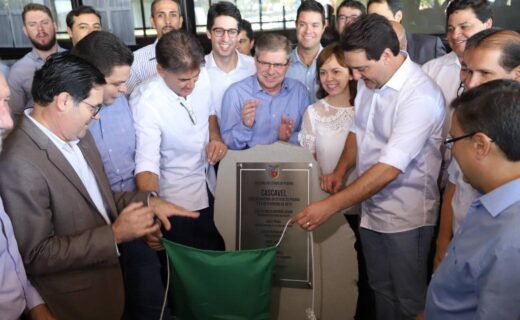 Solenidade especial marca transferência do Governo para Cascavel - capa