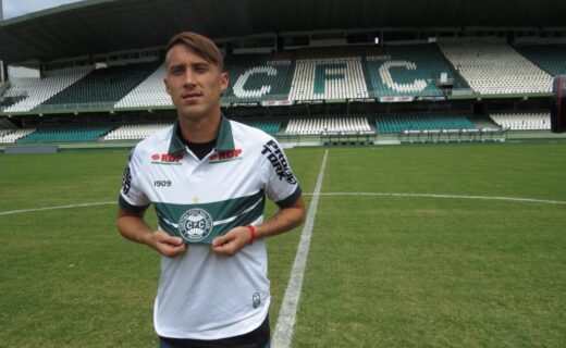 Chileno Arancibia, ex-Palmeiras, volta ao Brasil e mira uma nova história: "Agora é diferente" - capa