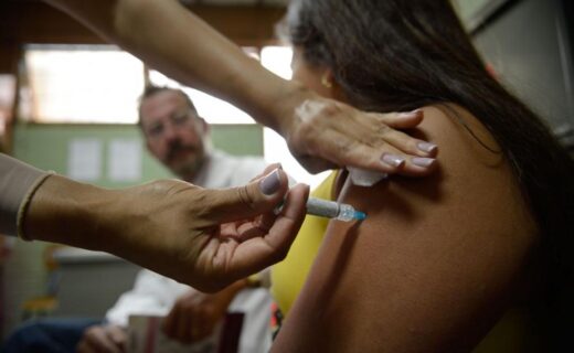Fake news são empecilho para aumento da vacinação contra HPV - capa
