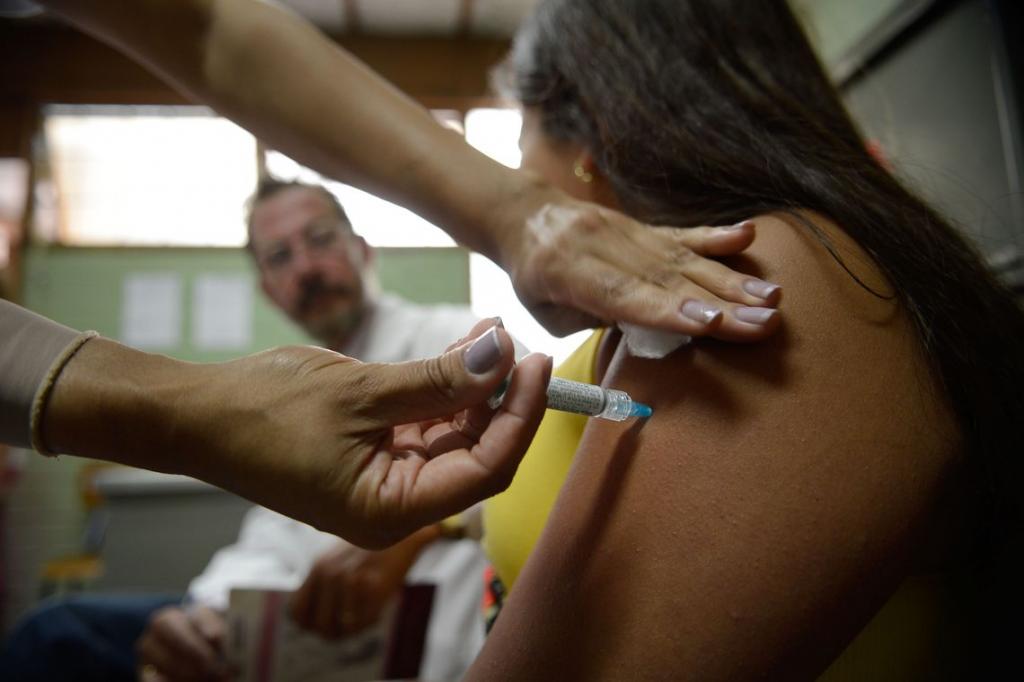 Fake news são empecilho para aumento da vacinação contra HPV - capa