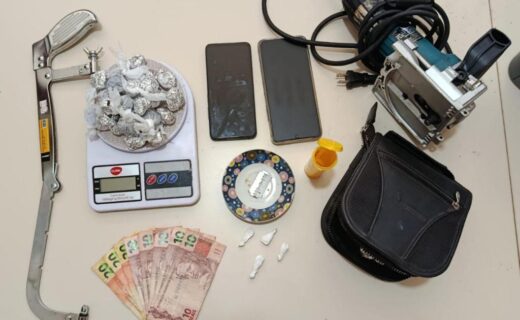 Dois homens são presos em Uniflor por suspeita de tráfico de drogas - capa