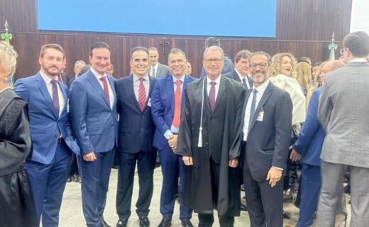 Advogado Renato Fumagalli Vilhena  participa da posse dos novos desembargadores do TJPR - capa