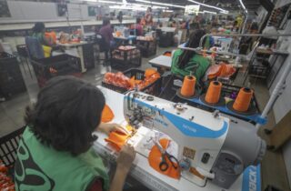 Fiep repudia decisão do governo federal de extinguir tributação sobre compras internacionais de até US$ 50 - capa