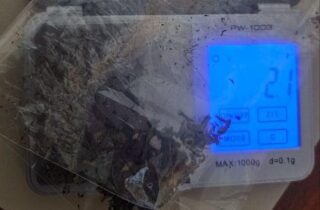 Homem é encaminhado após abordagem da PM por porte de drogas para consumo - capa