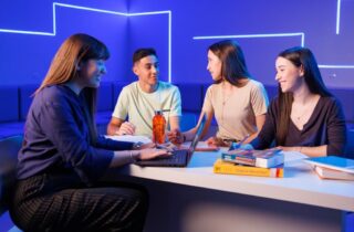 Instituição de ensino do Paraná oferta 10 bolsas de estudos - capa
