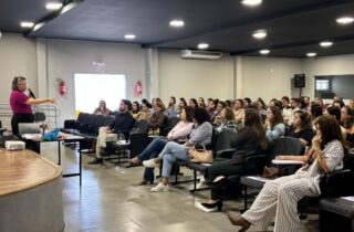 Nova Esperança promove capacitação sobre manejo de comportamento de alunos com TEA para profissionais da Educação - capa