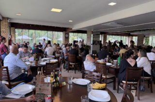 Turismo no Paraná cresce 3,4% e fecha 2025 com estoque de 148 mil empregos - capa
