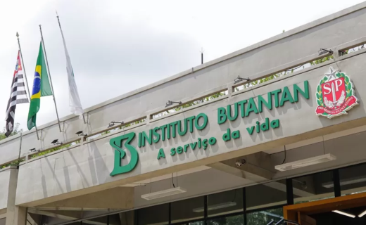 Vacinação em farmácias entra em debate em simpósio nacional sobre imunização - capa