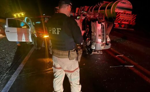 Acidente envolvendo veículo de Presidente Castelo Branco deixa três mortos na BR-376, em Guairaçá - capa