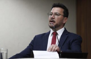 “Aposta não é investimento financeiro”, afirma deputado Arilson ao defender novas regras contra bets - capa
