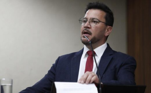 “Aposta não é investimento financeiro”, afirma deputado Arilson ao defender novas regras contra bets - capa