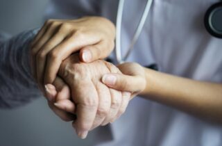 Autonomia após o AVC: reabilitação e cirurgia podem devolver qualidade de vida - capa
